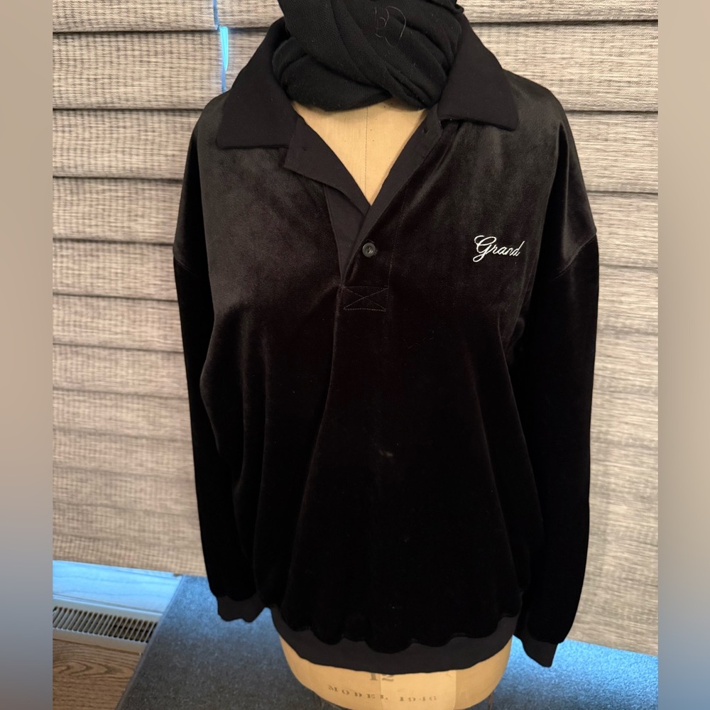 Vintage Large 2-piece Grand Collection black velvet athleisure suit. smoke free